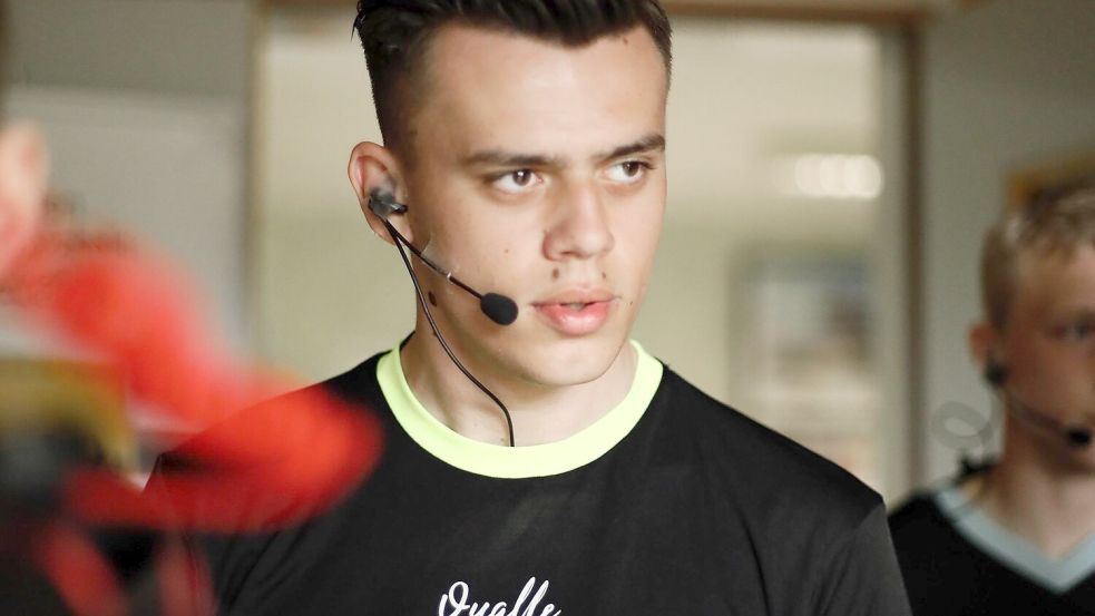 Schiedsrichter Pascal Martin, alias „Qualle“ hat sein Hobby zum Beruf gemacht. Foto: privat