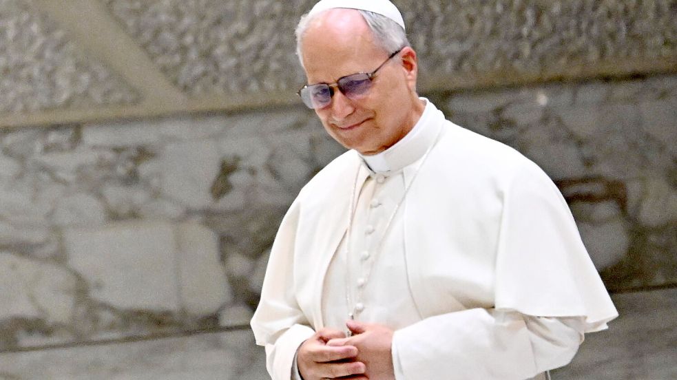 Papst Leo XIV. hat mit einer Tradition der katholischen Kirche gebrochen. Foto: IMAGO/ZUMA Press/Maurizio Brambatti