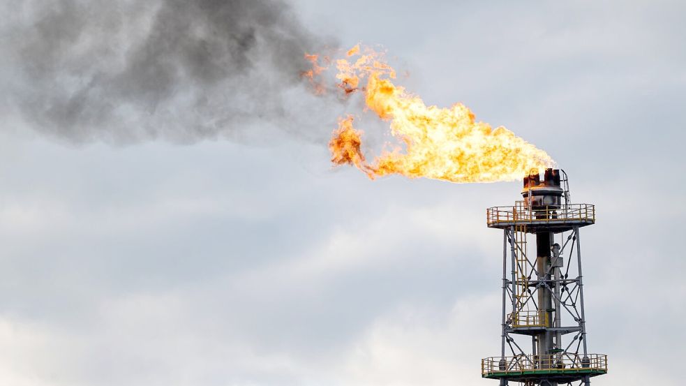 Kann sich der Konflikt auf die Versorgung mit Öl und Gas auswirken? (Symbolbild) Foto: Fabian Sommer/dpa