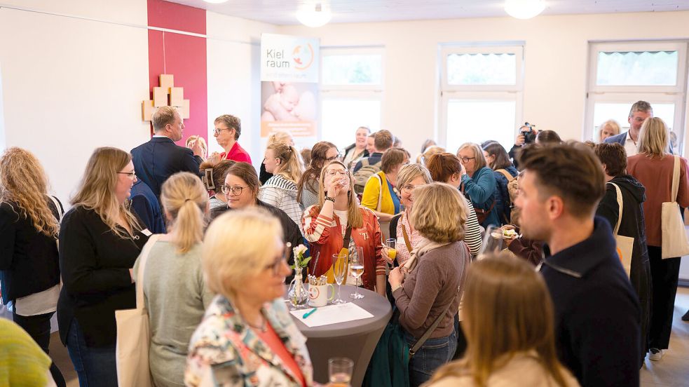 Nicht nur die Kirche war gut gefüllt. Auch am anschließenden offenen Austausch nahmen sehr viele Gäste teil. Foto: privat