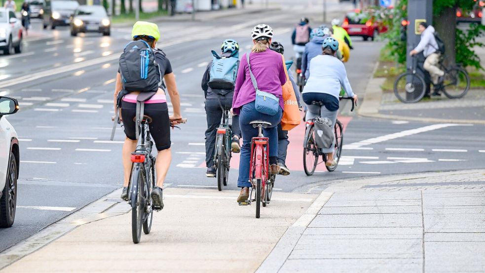 Ein gutes Netz an Radwegen ist ein wichtiger Aspekt für Radler. (Archivbild) Foto: Robert Michael/dpa