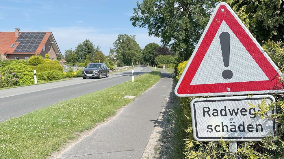Ein Teilstück des Radweges an der Ekelser Straße in Wiegboldsbur soll demnächst saniert werden. Die Straße wird dazu voll gesperrt. Foto: Holger Janssen
