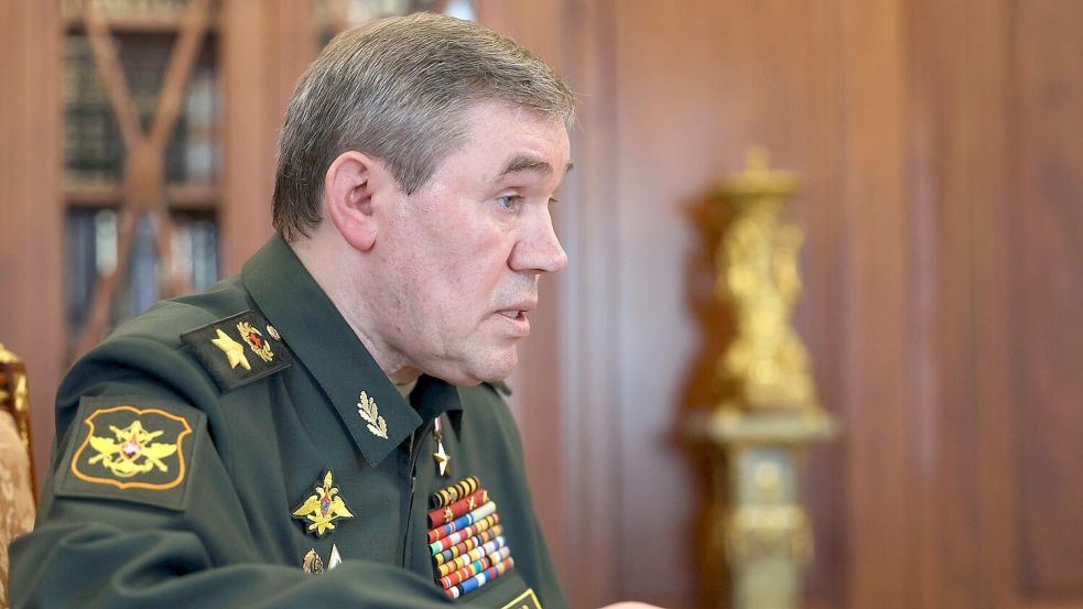 Russlands Generalstabschef Gerassimow soll ins Frontgebiet gereist sein. (Archivbild) Foto: Vyacheslav Prokofyev/Pool Sputnik Kremlin/AP/dpa
