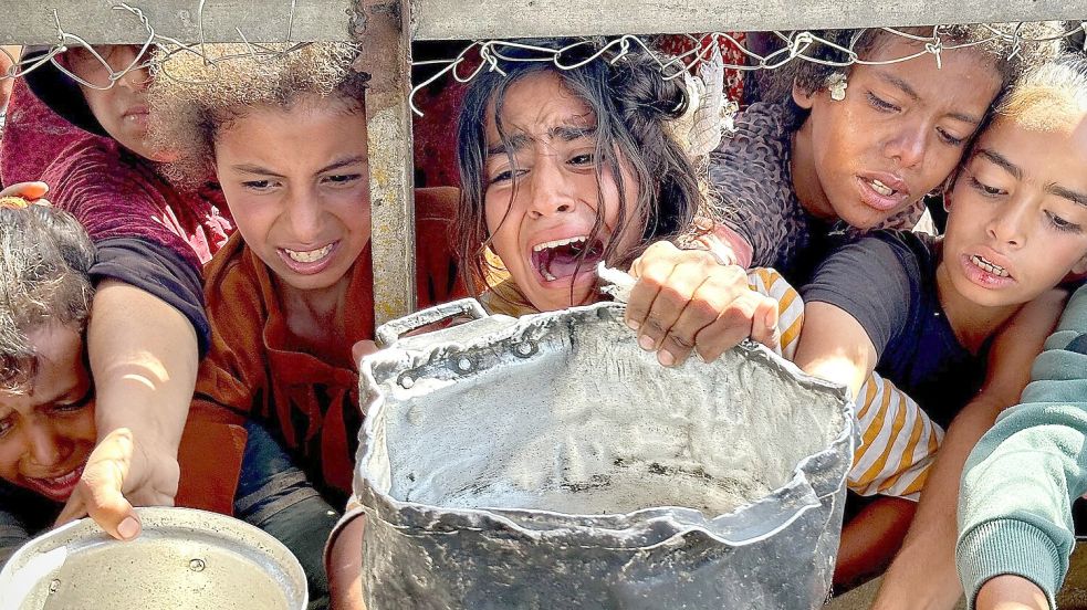 Unicef warnt vor den fatalen Folgen der zunehmenden Mangelernährung von Kindern im Gazastreifen. Die Jüngsten gerieten durch Hunger und Krankheiten in einen Teufelskreis. Foto: Moaz Abu Taha/APA Images via ZUMA Press Wire/dpa