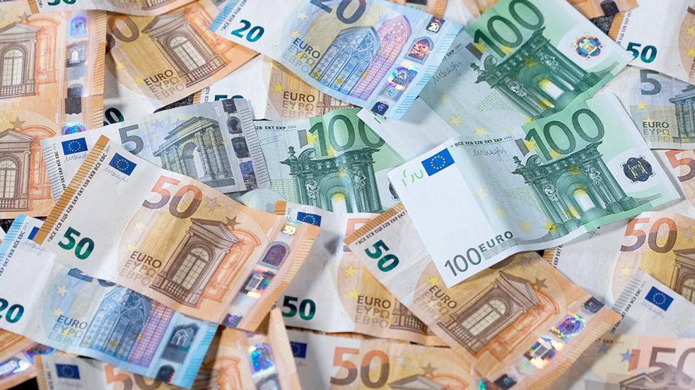 Die privaten Haushalte haben so viel Geldvermögen wie nie (Symbolbild) Foto: Jens Büttner/dpa-Zentralbild/dpa