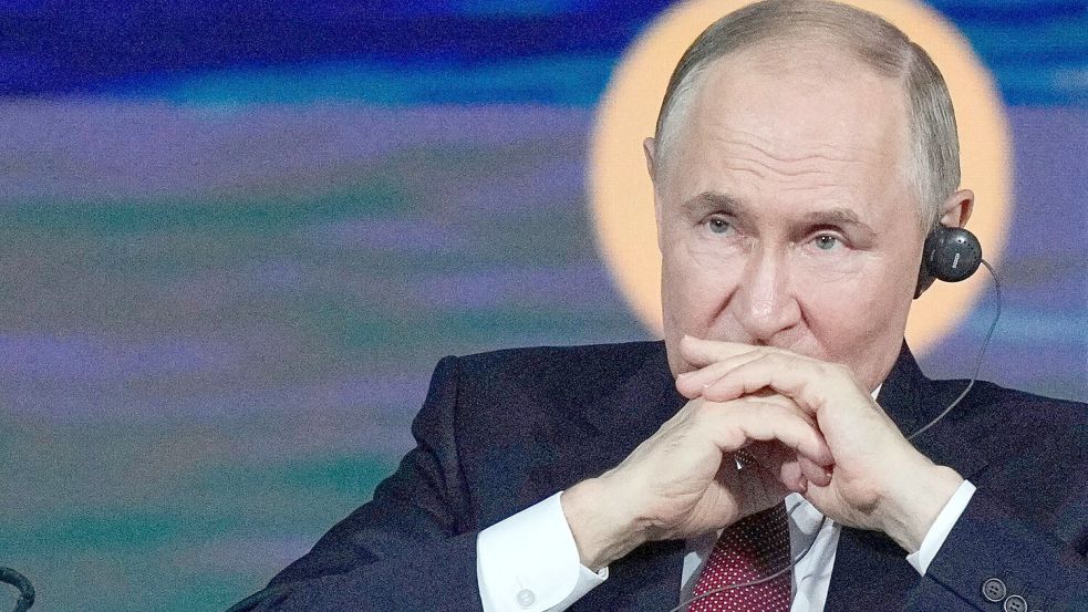 Kremlchef Putin versucht, der russischen Wirtschaft eine Rezession zu verbieten. Foto: Dmitri Lovetsky/AP/dpa