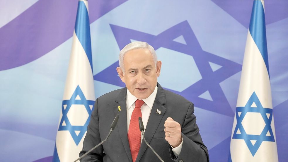 Netanjahu äußert sich im Gegensatz zu seinen Ministern zurückhaltender. (Archivbild) Foto: Maya Alleruzzo/AP/dpa