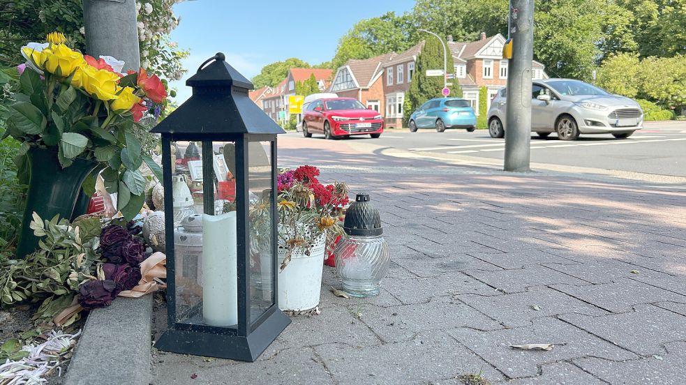 Bei einem Unfall am 26. Mai kam ein 16-Jähriger an dieser Ampel an der Von-Jhering-Straße in Aurich ums Leben. Künftig soll in diesem Bereich Tempo 30 gelten. Foto: Matthias Hippen