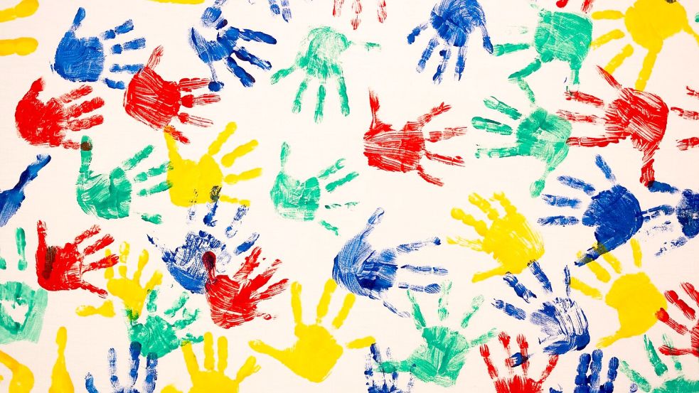 Familien mit Einwanderungsgeschichte haben doppelt so oft drei oder mehr Kinder als Familien ohne Einwanderungsgeschichte. (Symbolbild) Foto: Rolf Vennenbernd/dpa