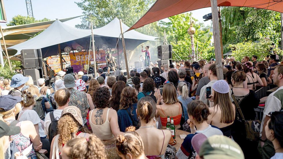 Bei dem traditionellen Straßenfest Fête de la Musique in Frankreich soll es am Wochenende zahlreiche Vorfälle von Spritzen-Angriffen gegeben haben. Foto: dpa/Fabian Sommer