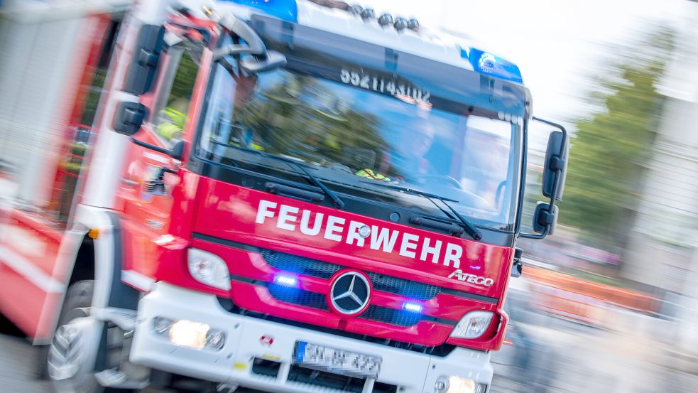 Die Ortsfeuerwehr Aurich soll ein neues Zuhause bekommen. Nun hat der Rat der Stadt grünes Licht für den Grundstückskauf in Schirum gegeben. Foto: DPA