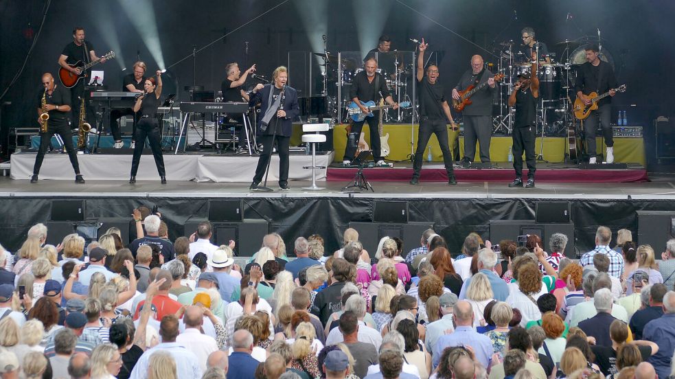 Von „Alice“ bis „Ti amo“: Howard Carpendale und seine Band bescherten ihren Fans ein abwechslungsreiches Konzerterlebnis. Foto: Werner Jürgens