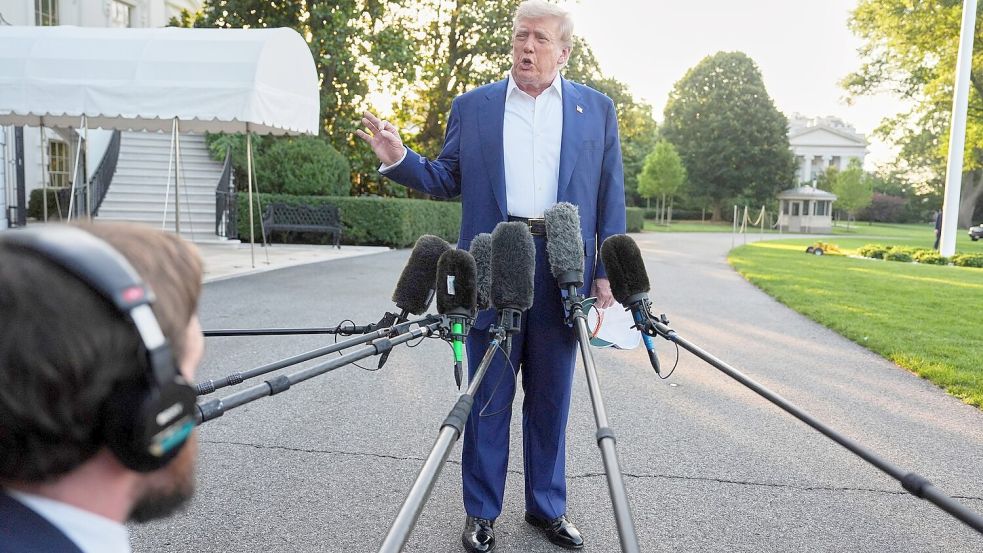 US-Präsident Donald Trump will nach eigenen Worten keine Machtwechsel im Iran erreichen. Foto: Evan Vucci/AP/dpa