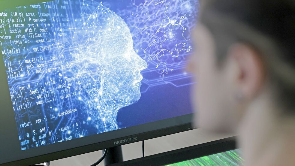 Mithilfe von Künstlicher Intelligenz will die Auricher Kreisverwaltung künftig Protokolle schreiben lassen. Foto: DPA