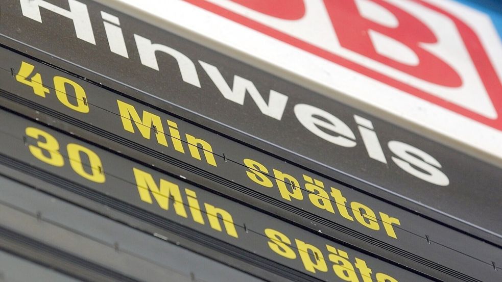 Verspätungshinweis der Deutschen Bahn: Es wird einfach nicht besser. Foto: dpa/Matthias Schrader