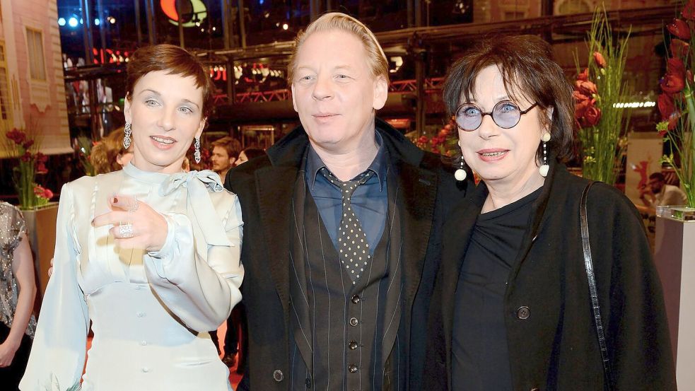 Besonders gerne drehte Monika Hansen Filme mit ihrem Ehemann und ihren beiden Kindern Ben und Meret Becker. (Archivbild) Foto: picture alliance / dpa