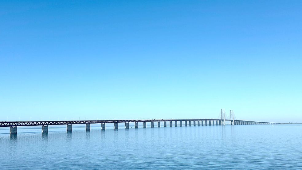 Die Öresundverbindung erstreckt sich über fast 16 Kilometer Länge. Foto: Steffen Trumpf/dpa