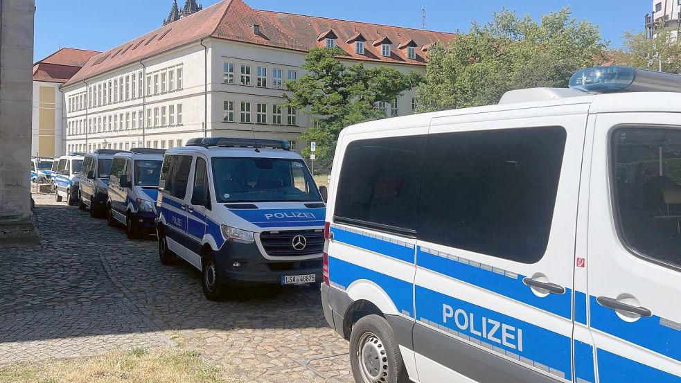 Im Landtag wurden Geschäfts- und Fraktionsräume durchsucht. Foto: Christopher Kissmann/dpa