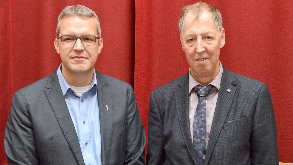 Im Februar 2018 wurde Jochen Behrends (links) neuer Erster Samtgemeinderat und damit Nachfolger Gerhard Evers. Foto: Thomas Dirks