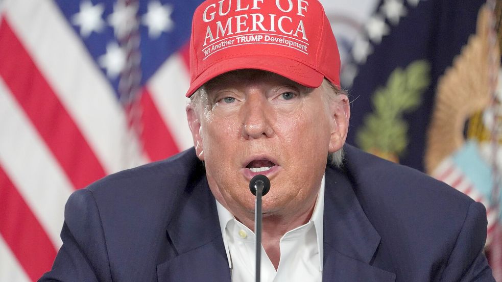 Trump besuchte in Florida eine neue Haftanstalt für Migranten. Foto: Evan Vucci/AP/dpa