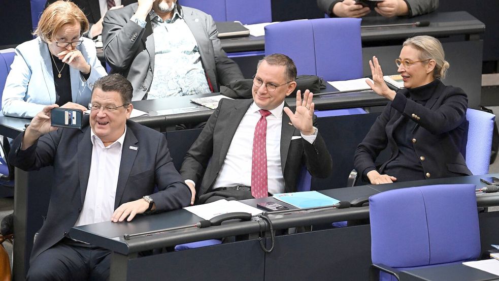 Besonders AfD-Abgeordnete sind in der Vergangenheit durch einen rauen Ton im Parlament aufgefallen. (Archivfoto) Foto: Bernd von Jutrczenka/dpa