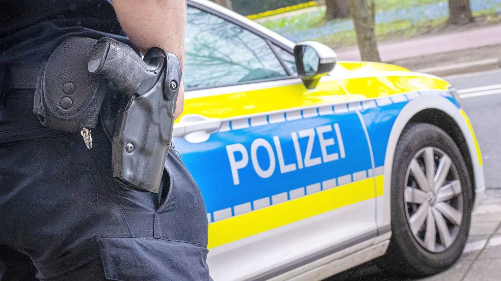 Die Polizei sucht Zeugen für eine Straßenverkehrsgefährdung in Südbrookmerland. Foto: DPA