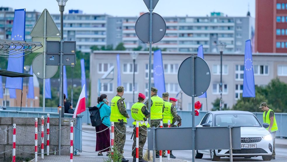 Jetzt wird auf beiden Seiten der Grenze kontrolliert. Foto: Patrick Pleul/dpa