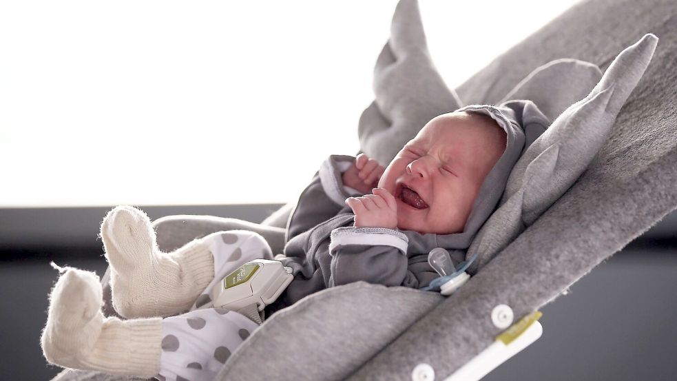 Schreit ein Baby oft und lange, ist das emotional oft sehr belastend. (Archivbild) Foto: Oliver Berg/dpa