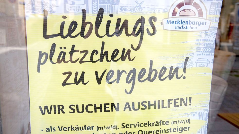 Manche Stellenanzeigen werben auch mit kreativen Sprüchen um Interessenten (Archivbild) Foto: Stefan Sauer/dpa-Zentralbild/dpa