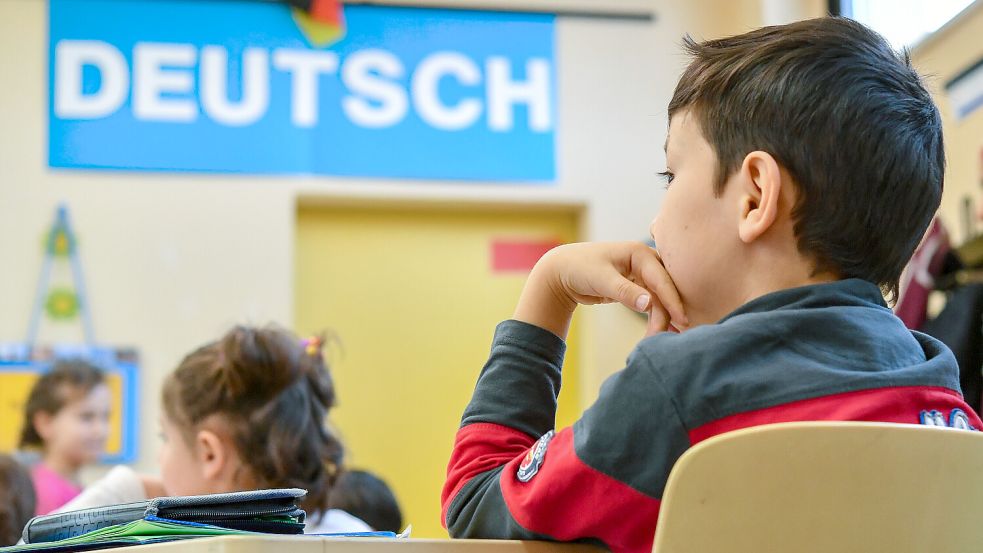 An manchen Schulen ist der Anteil der Kinder mit Migrationshintergrund sehr hoch - was nun eine Debatte über „Obergrenzen“ auslöst. Foto: dpa/Patrick Pleul
