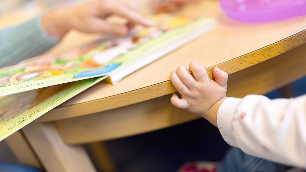 Die Abschaffung der restlichen Beiträge für Kita und Hort in Osnabrück ist für die SPD ein „riesiger Schritt in Richtung ‚gebührenfreie Bildung von Anfang an‘.“ Doch das Vorhaben ist hoch umstritten. Foto: Michael Gründel
