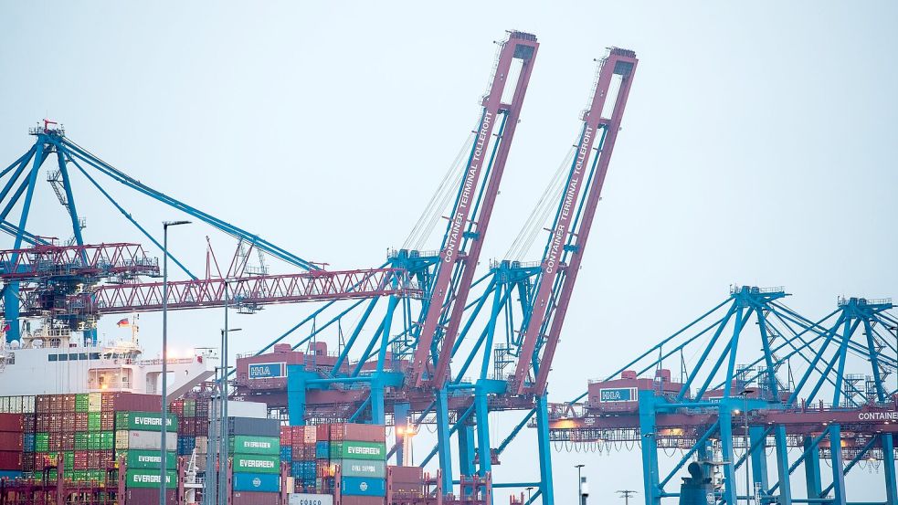 Zollstreit mit den USA und Rückgänge im China-Geschäft: Schwere Zeiten für Deutschlands Exporteure. (Archivbild Foto: Daniel Bockwoldt/dpa