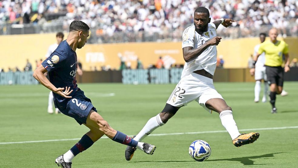 Auch Antonio Rüdiger (r), hier in Aktion gegen Achraf Hakimi, war völlig überfordert. Der DFB-Abwehrboss verschuldete das zweite Gegentor. Foto: Sven Hoppe/dpa