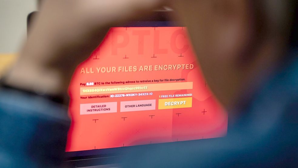 Bei Angriffen mit Ransomware werden Daten verschlüsselt, und die Hacker verlangen Geld für die Freigabe. (Symbolbild) Foto: Lino Mirgeler/dpa