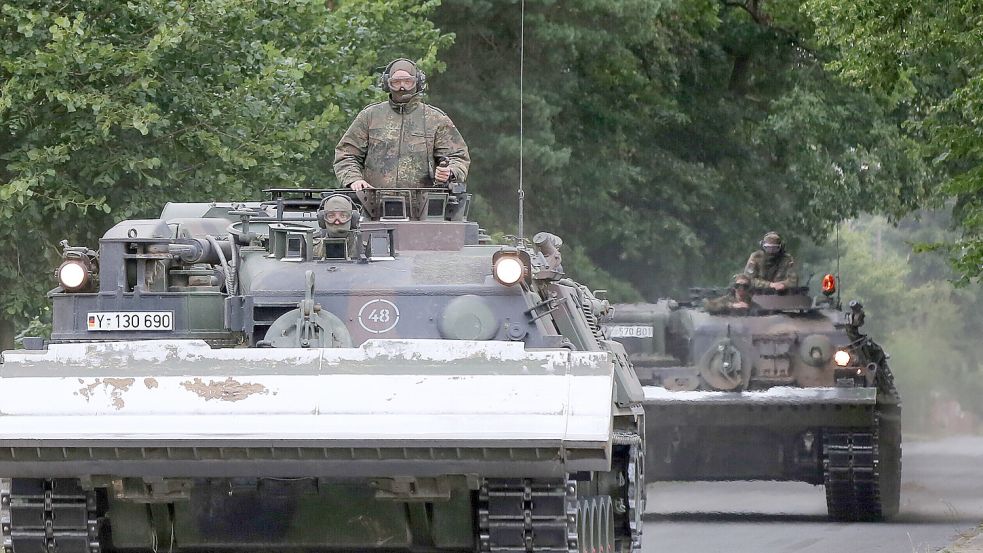 BEI großen Katastrophen wie Waldbränden und Überschwemmungen wird regelmäßig auch die Bundeswehr gerufen Foto: dpa/Bodo Marks