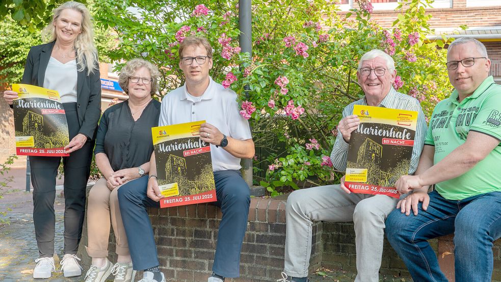 Birgit Kruse (von links), Anne Coordes, Michael Dirksen-Müller, Theo Moltz und Jochen Toben stellten das Programm der Veranstaltung vor. Foto: Folkert Bents