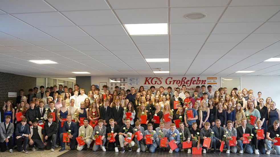 142 Schülerinnen und Schüler der KGS Großefehn wurden verabschiedet. Foto: privat