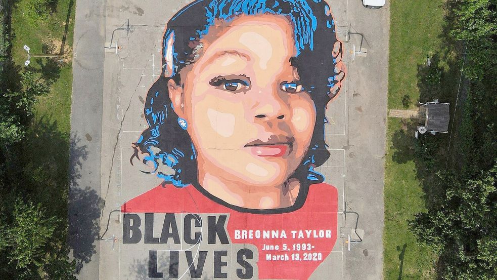 Der Name der 26-jährigen Breonna Taylor wurde zu einem Symbol der Bewegung gegen Rassismus und Polizeigewalt. (Archivbild) Foto: Julio Cortez/AP/dpa