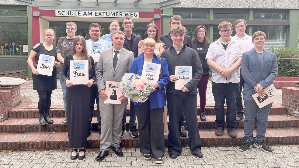 Die erfolgreichen Absolventen und Absolventinnen der Förderschule in Aurich. Foto: privat