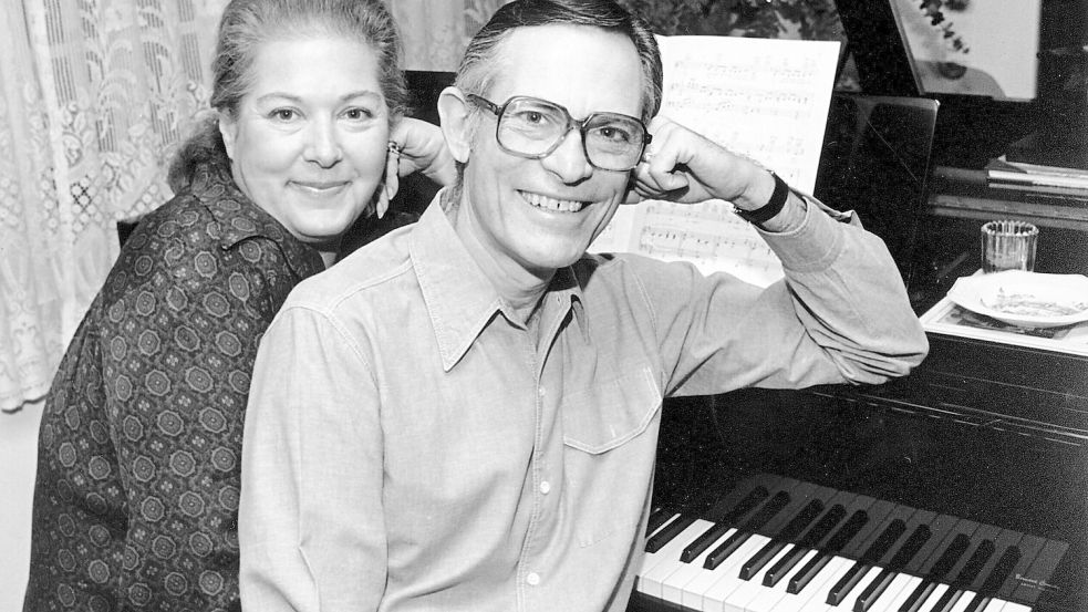 Das Liedtexter-Duo gewann drei Oscar-Trophäen. (Archivbild) Foto: Lennox McLendon/AP/dpa