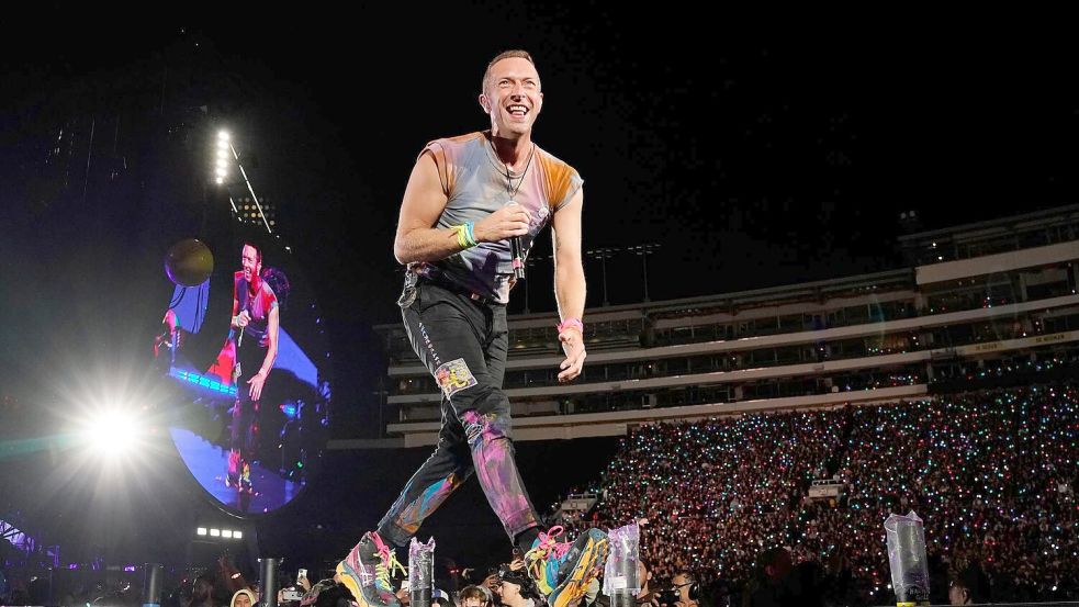 „Entweder haben sie eine Affäre, oder sie sind einfach sehr schüchtern“, kommentierte Frontmann Chris Martin. (Archivbild) Foto: Chris Pizzello/Invision/AP