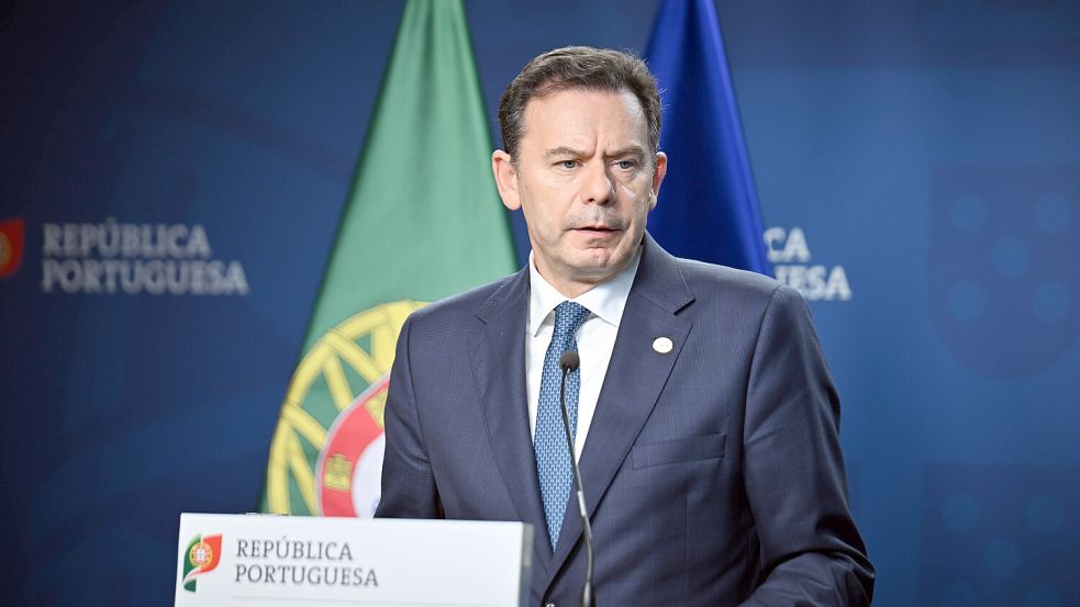 Der portugiesische Premierminister, Luis Montenegro, führt die Minderheitsregierung in Portugal. Nun machte er einen Pakt mit den Rechtspopulisten. Foto: IAMGO/Dursun Aydemir