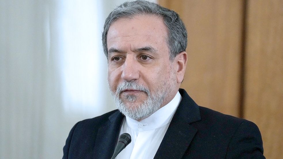 Irans Außenminister Araghtschi zeigt sich zu Verhandlungen über das Atomprogramm seines Landes bereit. (Archivbild) Foto: Vahid Salemi/AP/dpa