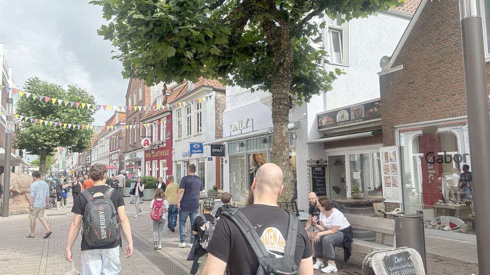 Schuhe, Kleidung, Apotheke – alles dicht beieinander. Foto: Jasmin Oltmanns