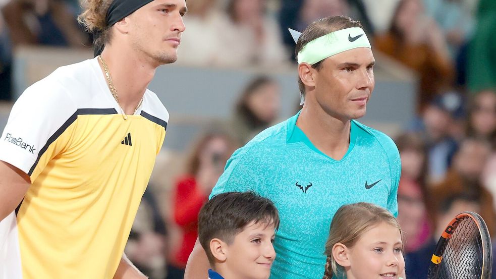 Alexander Zverev (l) trainierte zuletzt in der Nadal-Akademie auf Mallorca. Foto: Frank Molter/dpa