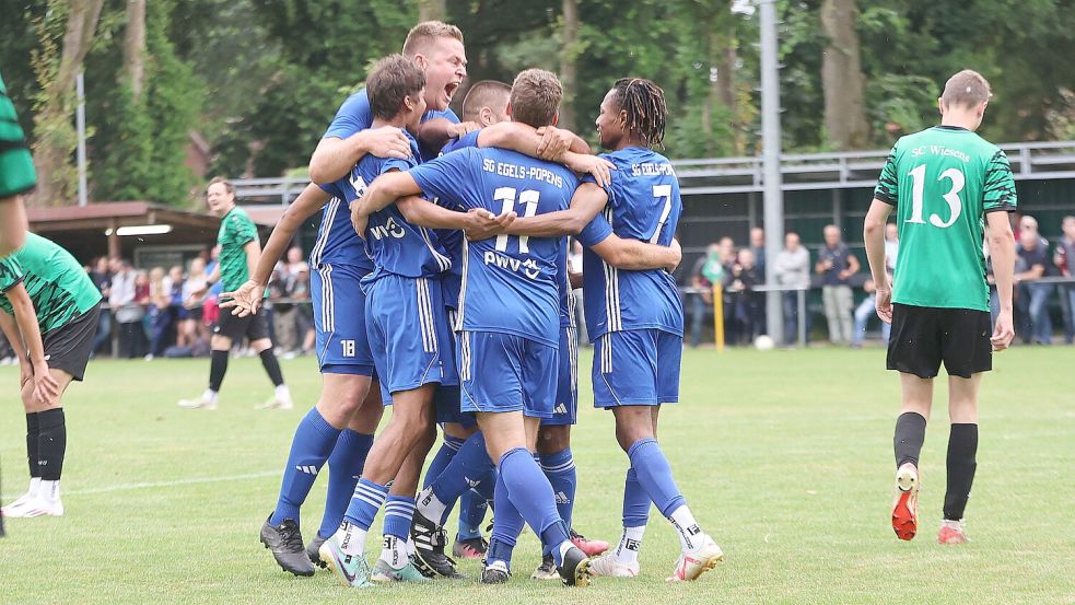 Aufsteiger Egels-Popens bejubelt das 1:0 im Derby beim SC Wiesens. Foto: Wilfried Gronewold