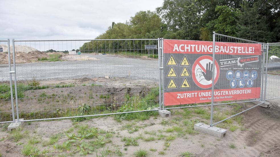 Am Tjücher Moortun in Marienhafe darf seit 10. Juli nicht mehr gearbeitet werden. Foto: Thomas Dirks