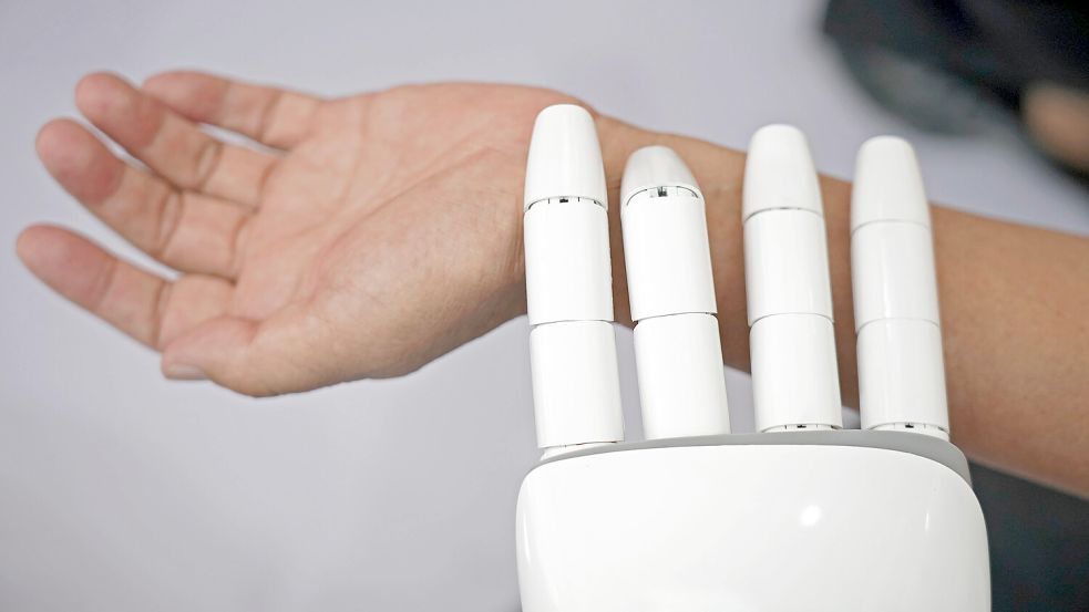 Bequem von Zuhause in die Psychotherapiesprechstunde? In anderen Ländern macht künstliche Intelligenz das bereits möglich. Foto: dpa/XinHua