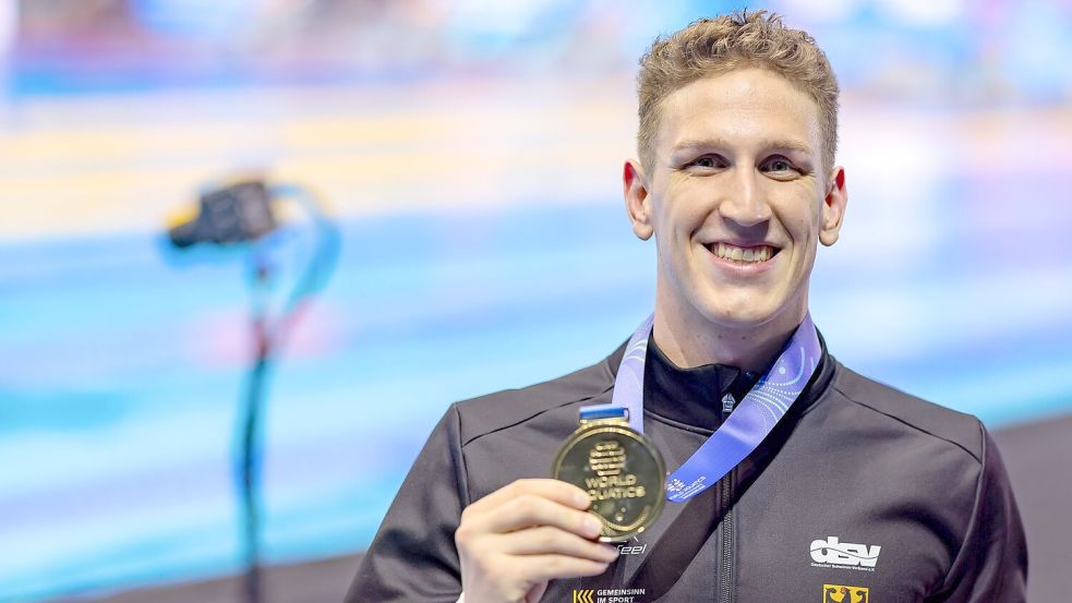 Lukas Märtens darf sich nach Gold nun auch noch über Bronze freuen. Foto: Jo Kleindl/dpa