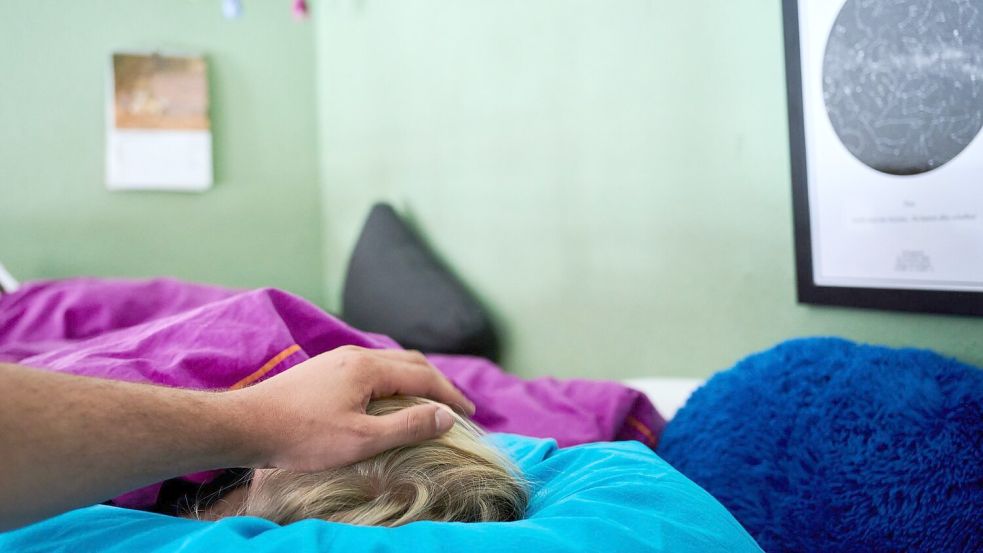 Das Kinderkrankengeld beträgt in der Regel 90 Prozent des ausgefallenen Nettoarbeitsentgelts (Symbolbild). Foto: Annette Riedl/dpa